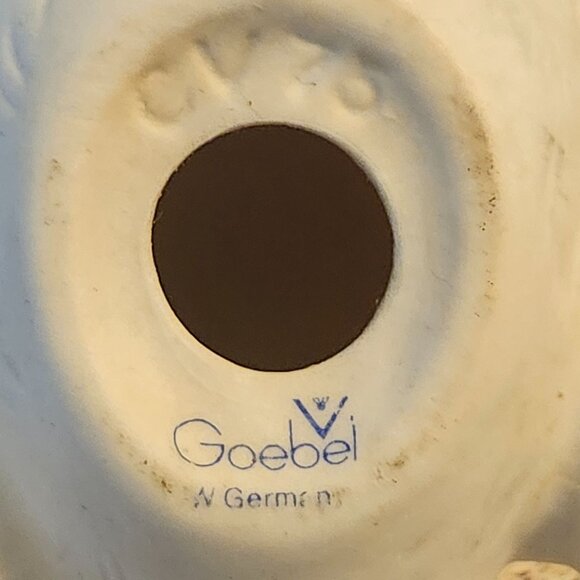 Goebel Ceramic Bird Figurines Set of 2 White Feathered Friends Germany - Picture 9 of 10